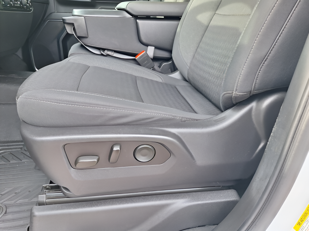 2024 Chevrolet Silverado 2500 HD photo 28 of 31