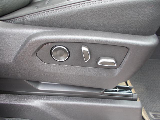 2024 GMC Sierra 1500 Vehicle Photo in LOWELL, MA 01852-4336