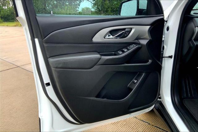 2023 Chevrolet Traverse Vehicle Photo in TOPEKA, KS 66609-0000