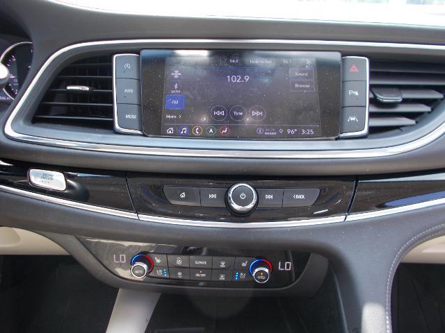 2022 Buick Enclave Vehicle Photo in LOWELL, MA 01852-4336