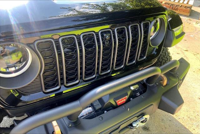 2024 Jeep Wrangler Vehicle Photo in KANSAS CITY, MO 64114-4545