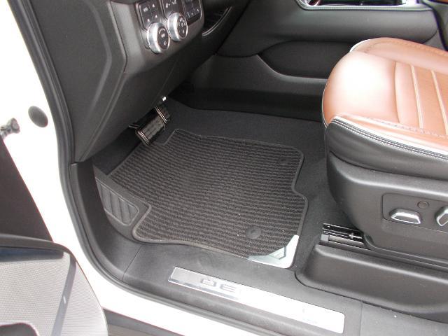 2023 GMC Yukon Vehicle Photo in LOWELL, MA 01852-4336