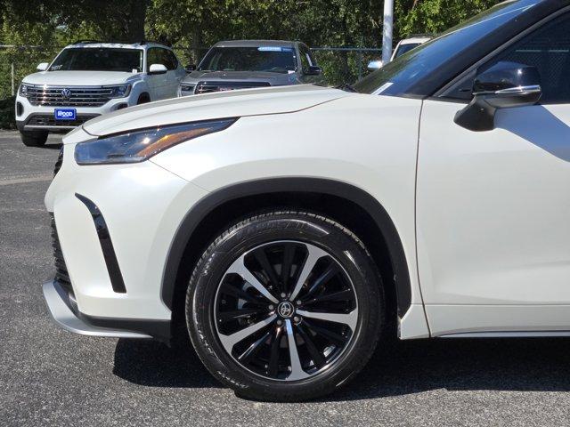 2021 Toyota Highlander Vehicle Photo in Decatur, TX 76234