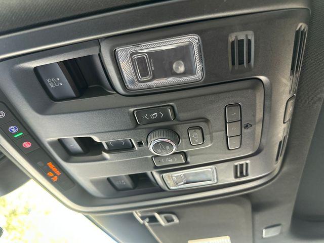 2023 GMC Yukon XL Vehicle Photo in Pleasant Hills, PA 15236