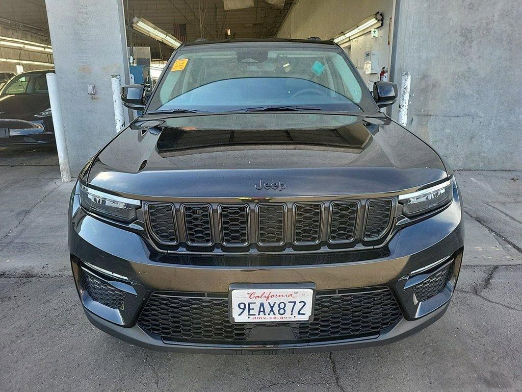 2023 Jeep Grand Cherokee Vehicle Photo in Cedar Rapids, IA 52402
