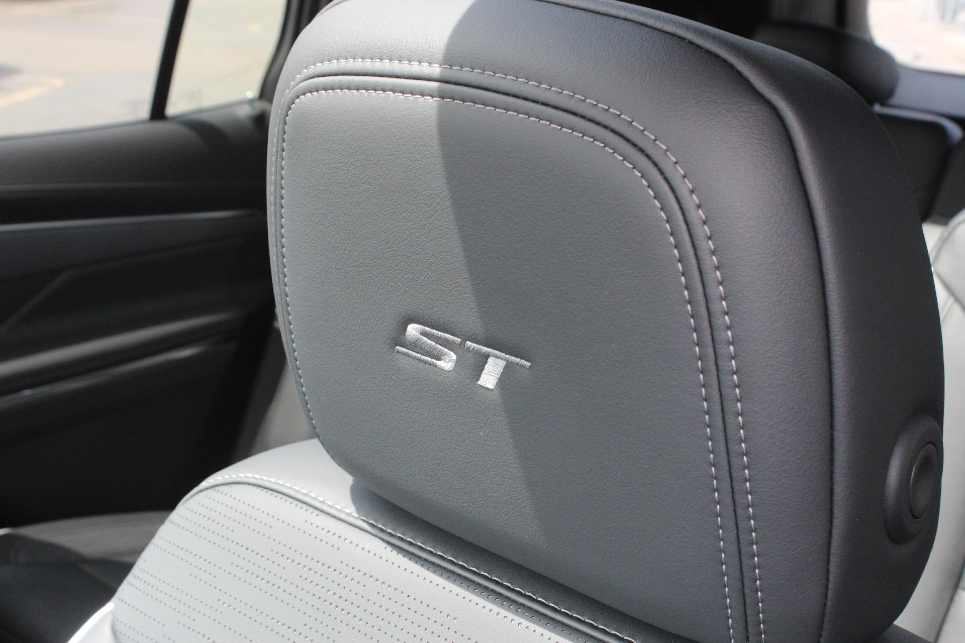2026 Buick Enclave Vehicle Photo in AURORA, CO 80012-4011