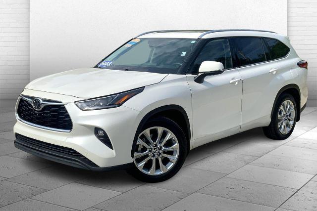 2021 Toyota Highlander Vehicle Photo in KANSAS CITY, MO 64114-4545