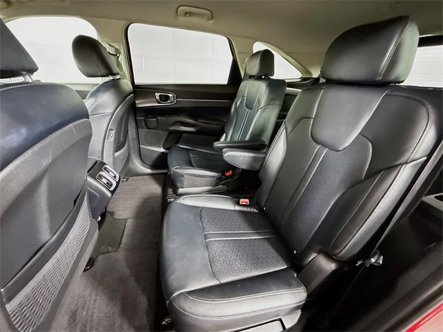2021 Kia Sorento Hybrid Vehicle Photo in Everett, WA 98204