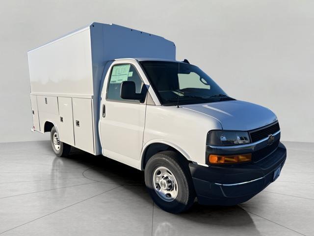2025 Chevrolet Express Commercial Cutaway Vehicle Photo in Neenah, WI 54956