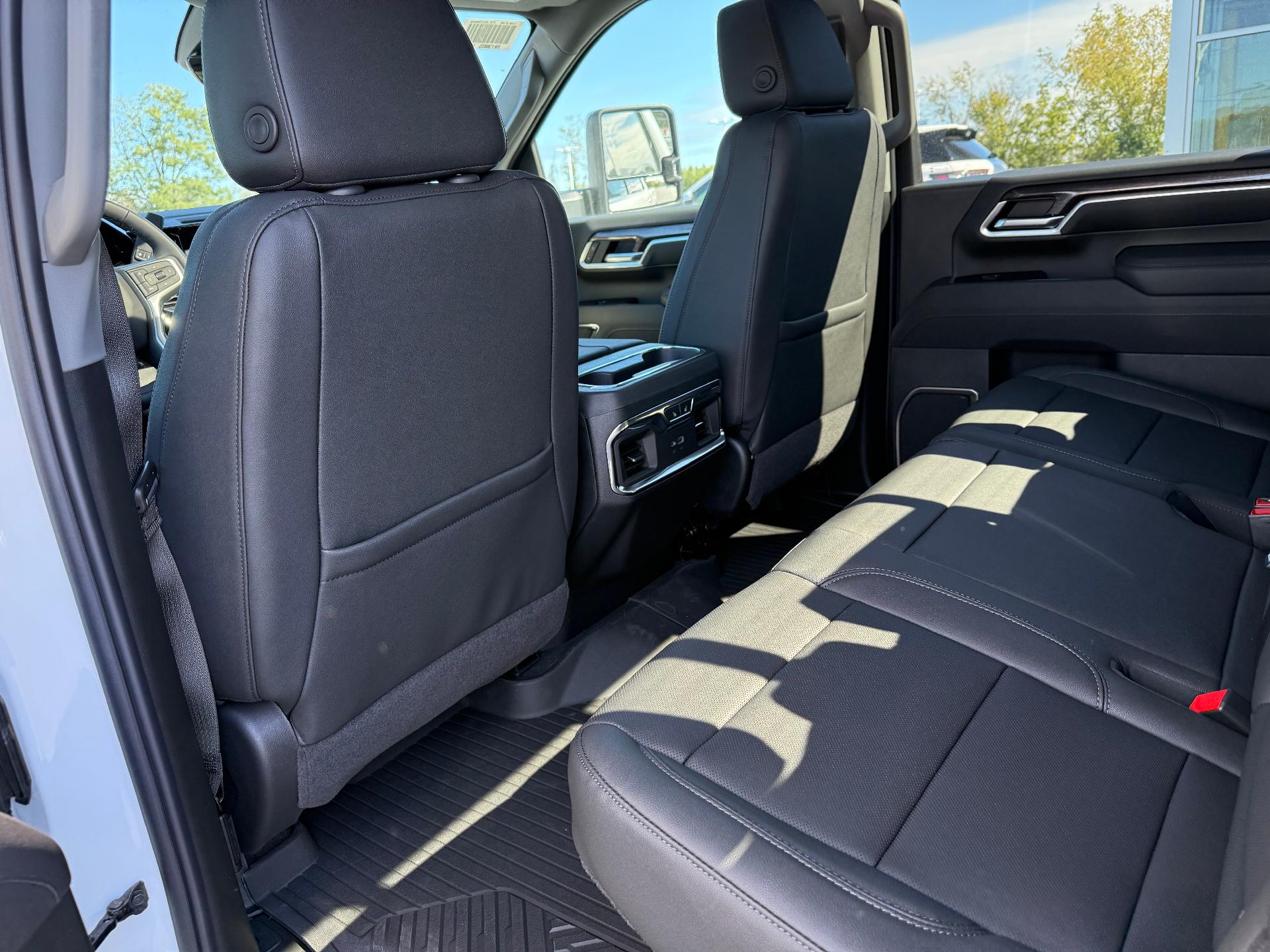 2026 Chevrolet Silverado 2500 HD photo 12 of 21