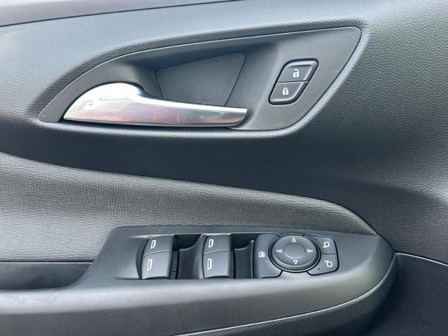 2026 Buick Envista Vehicle Photo in COLUMBIA, MO 65203-3903