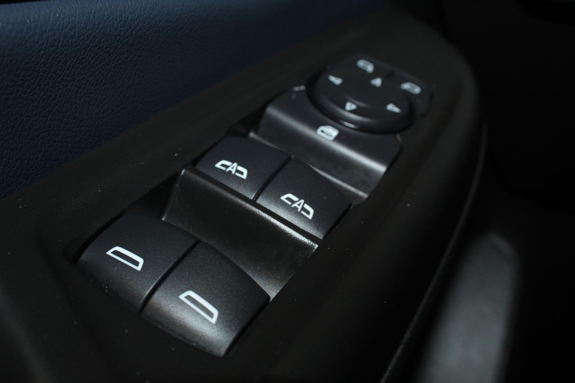 2022 Chevrolet Bolt EUV Vehicle Photo in NORTHAMPTON, MA 01060-1120