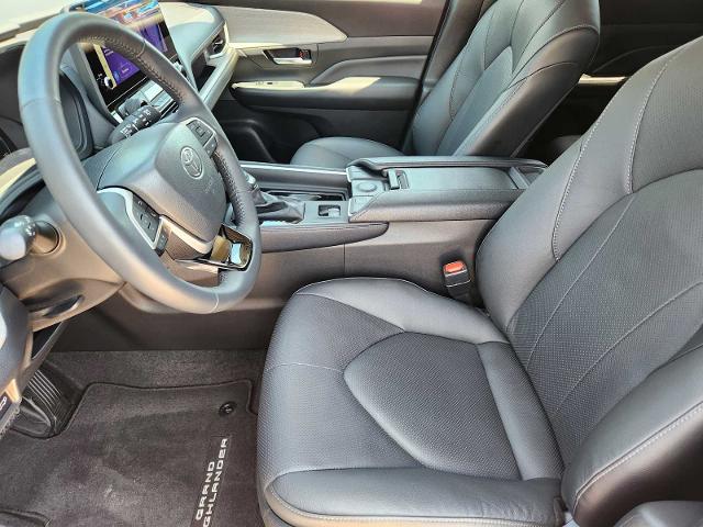 2024 Toyota Grand Highlander Vehicle Photo in DENTON, TX 76210-9321