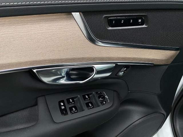2025 Volvo XC90 Vehicle Photo in Appleton, WI 54913