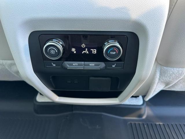 2026 Buick Enclave Vehicle Photo in COLUMBIA, MO 65203-3903