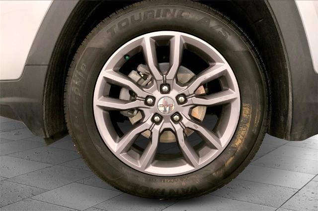 2024 GMC Terrain Vehicle Photo in Lees Summit, MO 64086