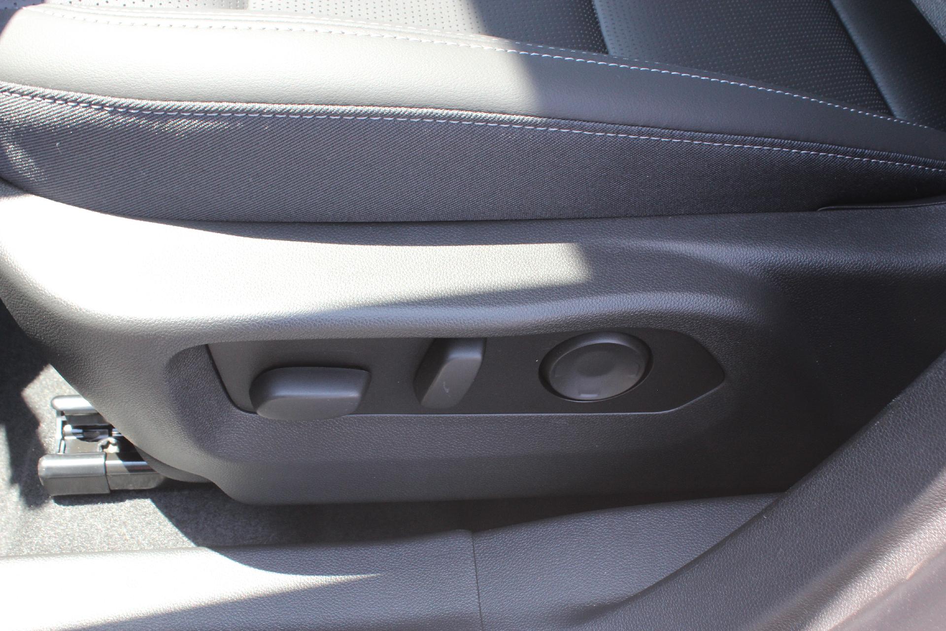 2025 Buick Envision Vehicle Photo in AURORA, CO 80012-4011