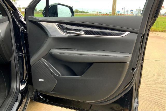 2025 Cadillac XT6 Vehicle Photo in TOPEKA, KS 66609-0000
