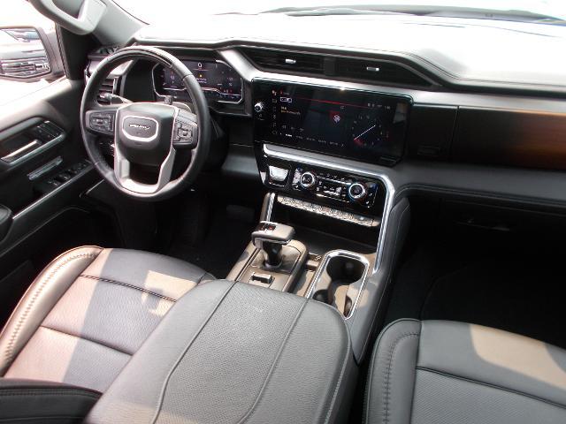 2024 GMC Sierra 1500 Vehicle Photo in LOWELL, MA 01852-4336