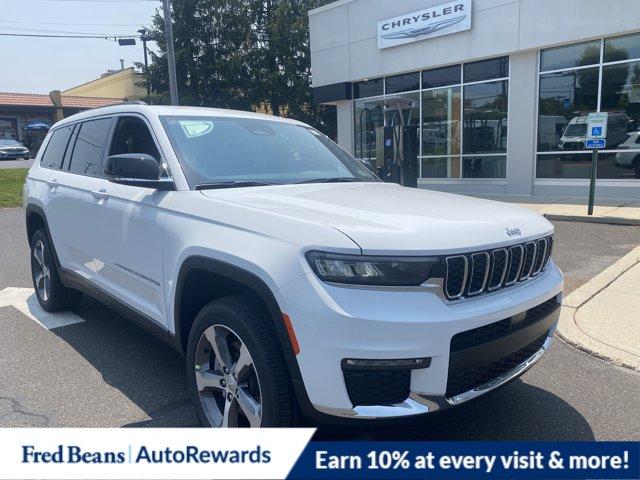 2025 Jeep Grand Cherokee L Vehicle Photo in Doylsetown, PA 18901