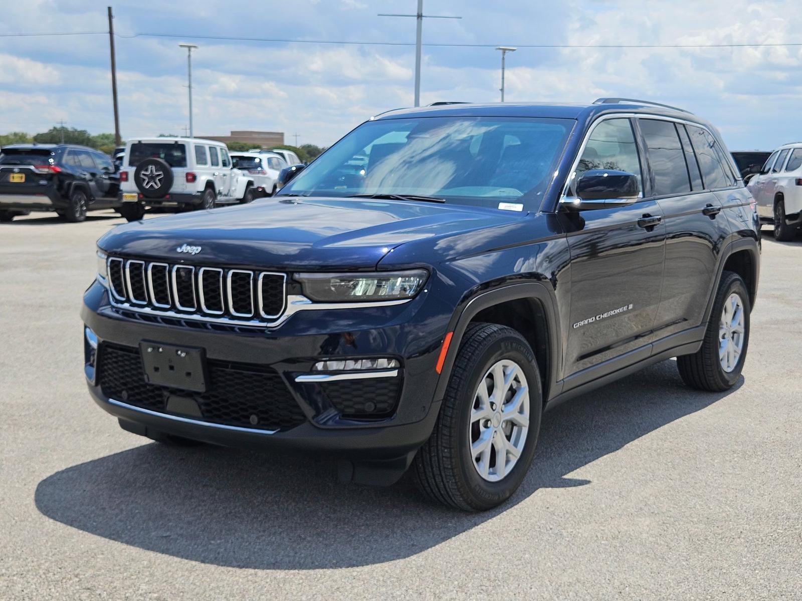 2023 Jeep Grand Cherokee Vehicle Photo in Seguin, TX 78155