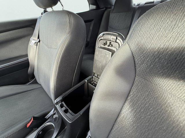 2011 Chrysler 200 Vehicle Photo in LEOMINSTER, MA 01453-2952