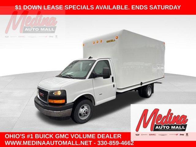 2025 GMC Savana Cutaway 3500 Vehicle Photo in MEDINA, OH 44256-9631