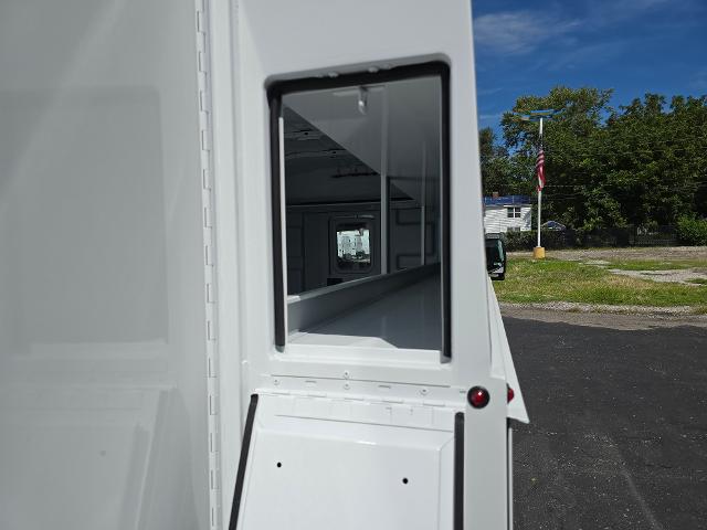 2025 Chevrolet Express Commercial Cutaway Vehicle Photo in INDEPENDENCE, MO 64055-1314