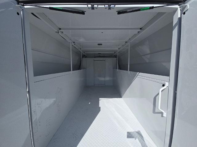 2025 Chevrolet Express Commercial Cutaway Vehicle Photo in INDEPENDENCE, MO 64055-1314