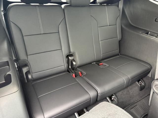 2025 GMC Acadia Vehicle Photo in COLUMBIA, MO 65203-3903