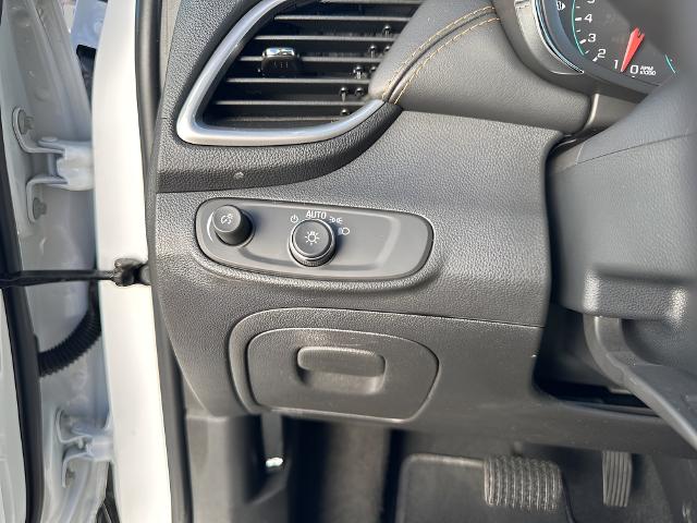 2021 Chevrolet Trax Vehicle Photo in MANITOWOC, WI 54220-5838