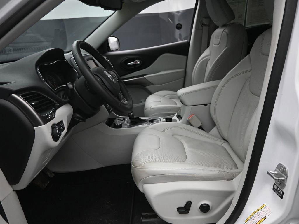 2021 Jeep Cherokee Vehicle Photo in Cedar Rapids, IA 52402