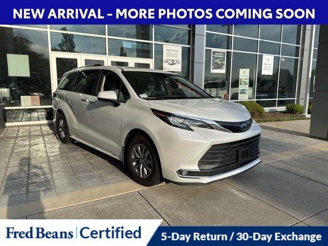 2022 Toyota Sienna Vehicle Photo in Flemington, NJ 08822