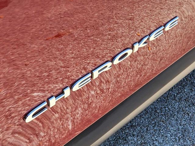 2019 Jeep Cherokee Vehicle Photo in DENTON, TX 76210-9321