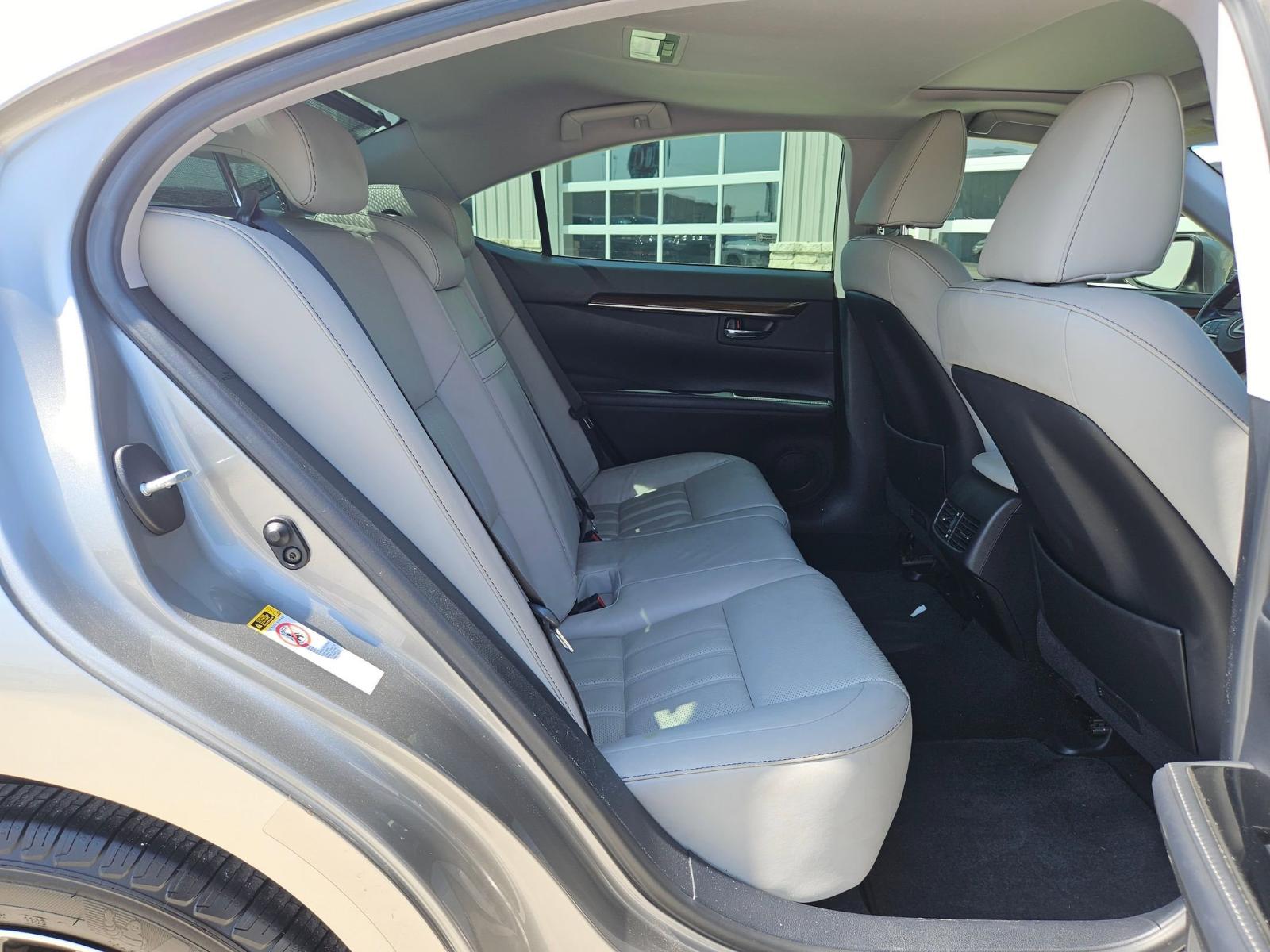 2017 Lexus ES 350 Vehicle Photo in Seguin, TX 78155