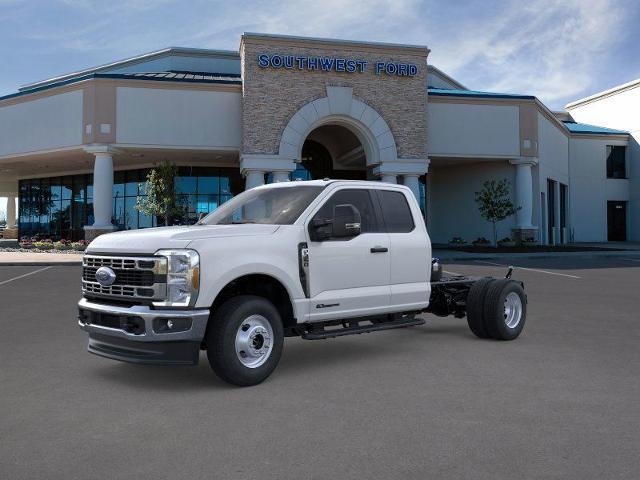 2025 Ford Super Duty F-350 DRW Vehicle Photo in Weatherford, TX 76087