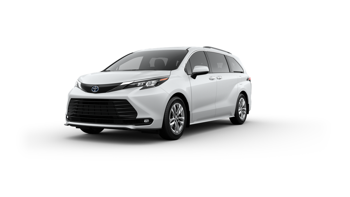 2025 Toyota Sienna Vehicle Photo in Neenah, WI 54956