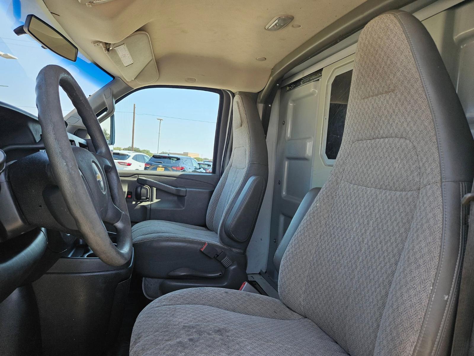 2017 Chevrolet Express Commercial Cutaway Vehicle Photo in Seguin, TX 78155