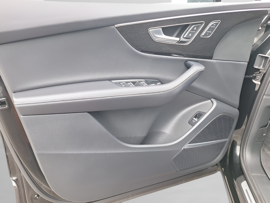 2025 Audi Q7 photo 31 of 33