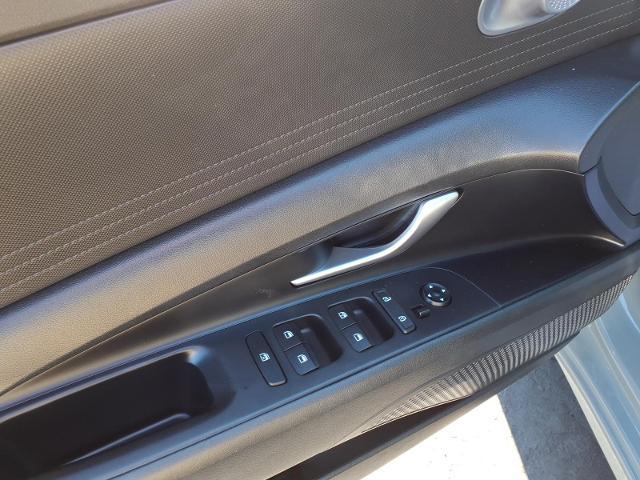 2021 Hyundai Elantra photo 9 of 20