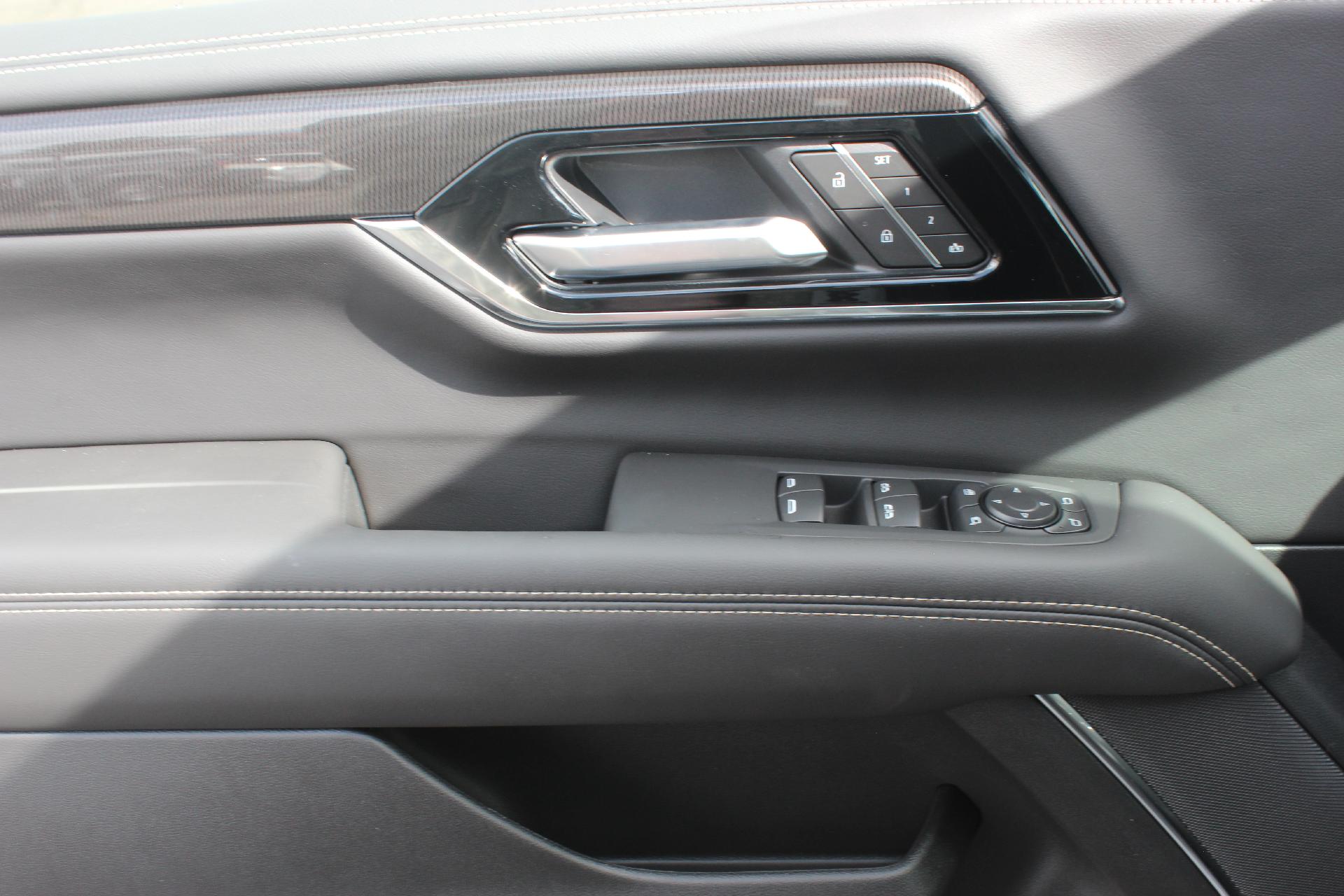 2025 GMC Yukon Vehicle Photo in AURORA, CO 80012-4011