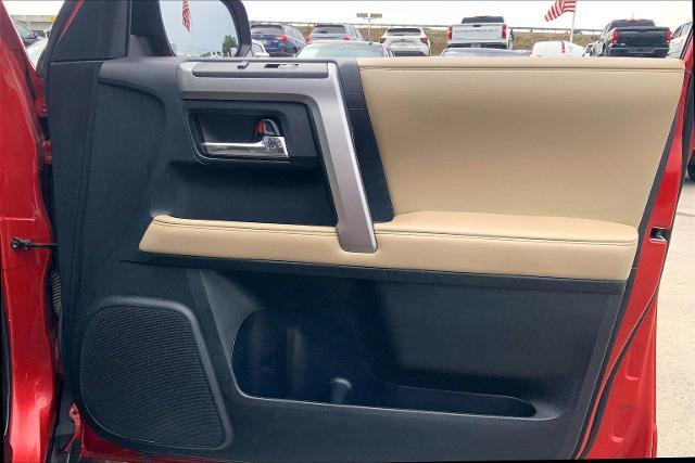 2016 Toyota 4Runner Vehicle Photo in KANSAS CITY, MO 64114-4502