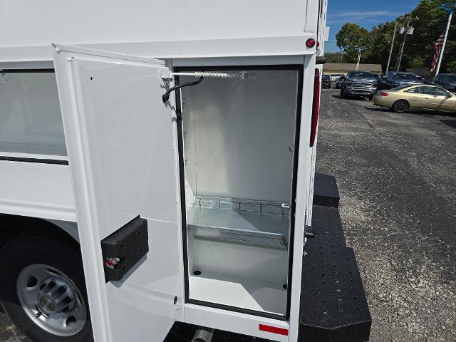 2025 Chevrolet Express Commercial Cutaway Vehicle Photo in INDEPENDENCE, MO 64055-1314