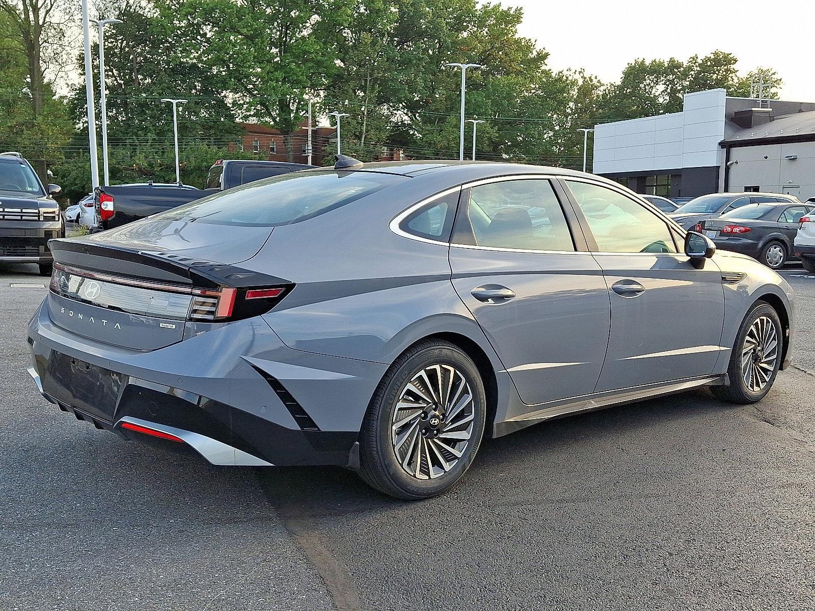 2025 Hyundai SONATA Hybrid Vehicle Photo in Harrisburg, PA 17111