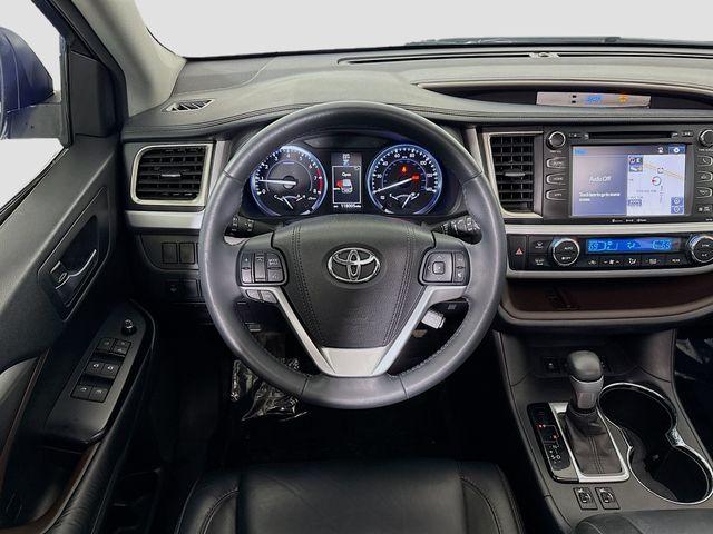 2016 Toyota Highlander Vehicle Photo in Puyallup, WA 98371