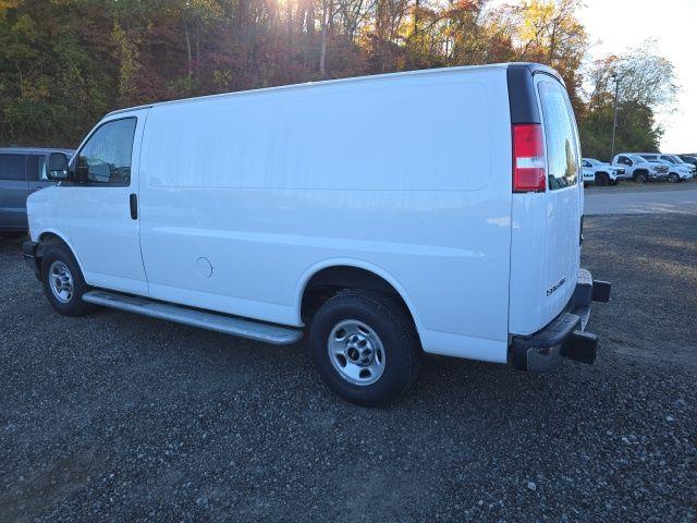 2024 GMC Savana Cargo Van Vehicle Photo in Pleasant Hills, PA 15236