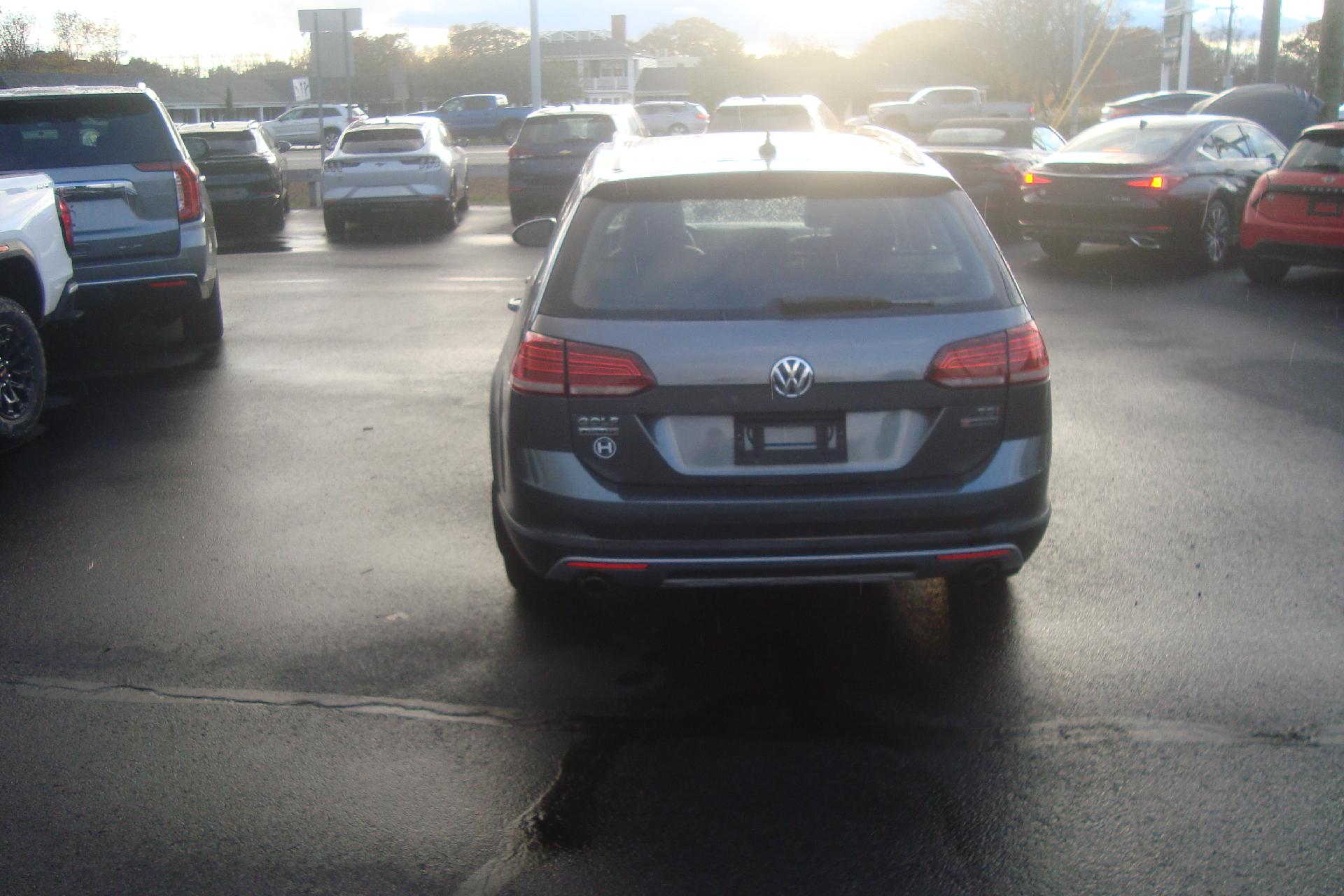 2018 Volkswagen Golf Alltrack Vehicle Photo in PORTSMOUTH, NH 03801-4196