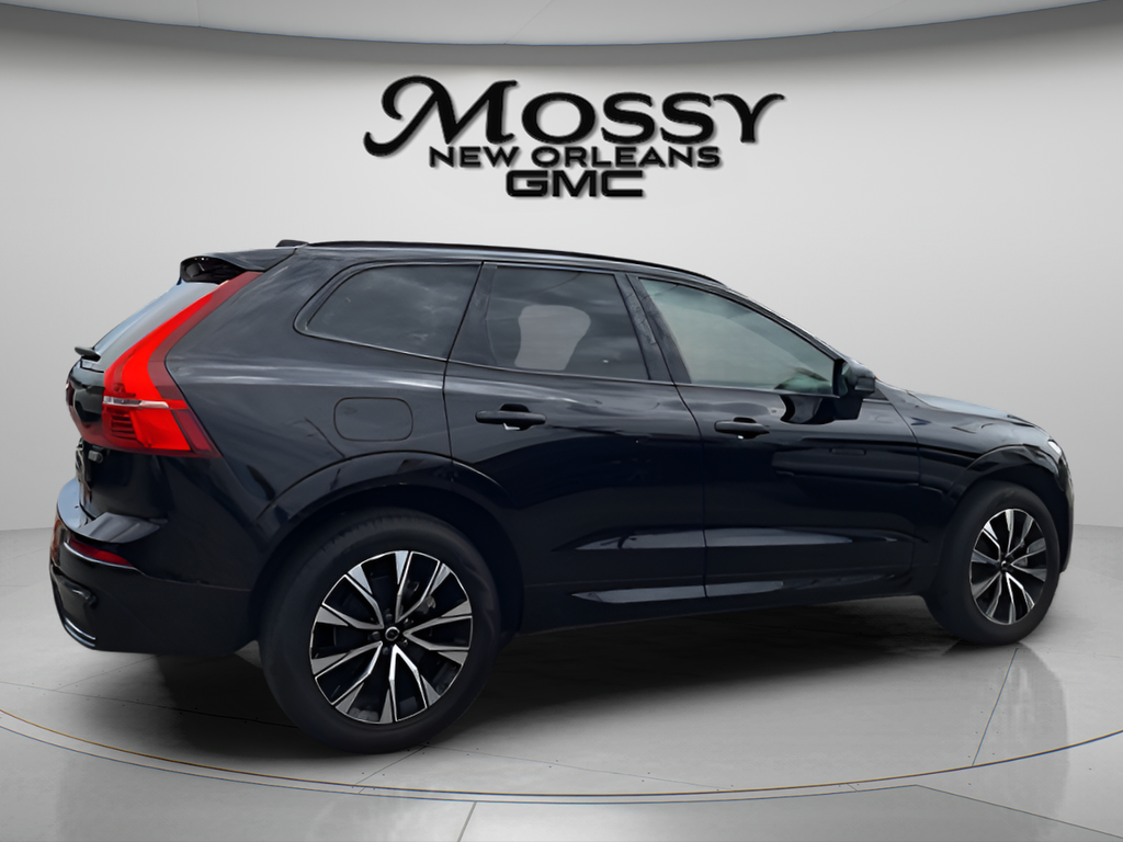 2025 Volvo XC60 Plus - 4