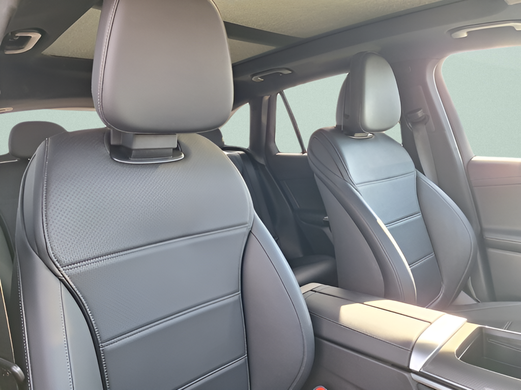 2023 Mercedes-Benz GLC photo 24 of 29