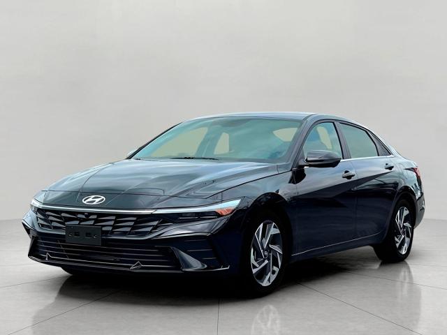 2025 Hyundai ELANTRA Vehicle Photo in Neenah, WI 54956